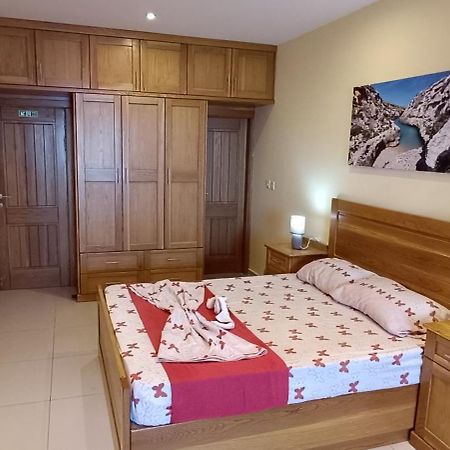 Marsalforn Sea Front Studio Apartment Zebbug  Exterior photo